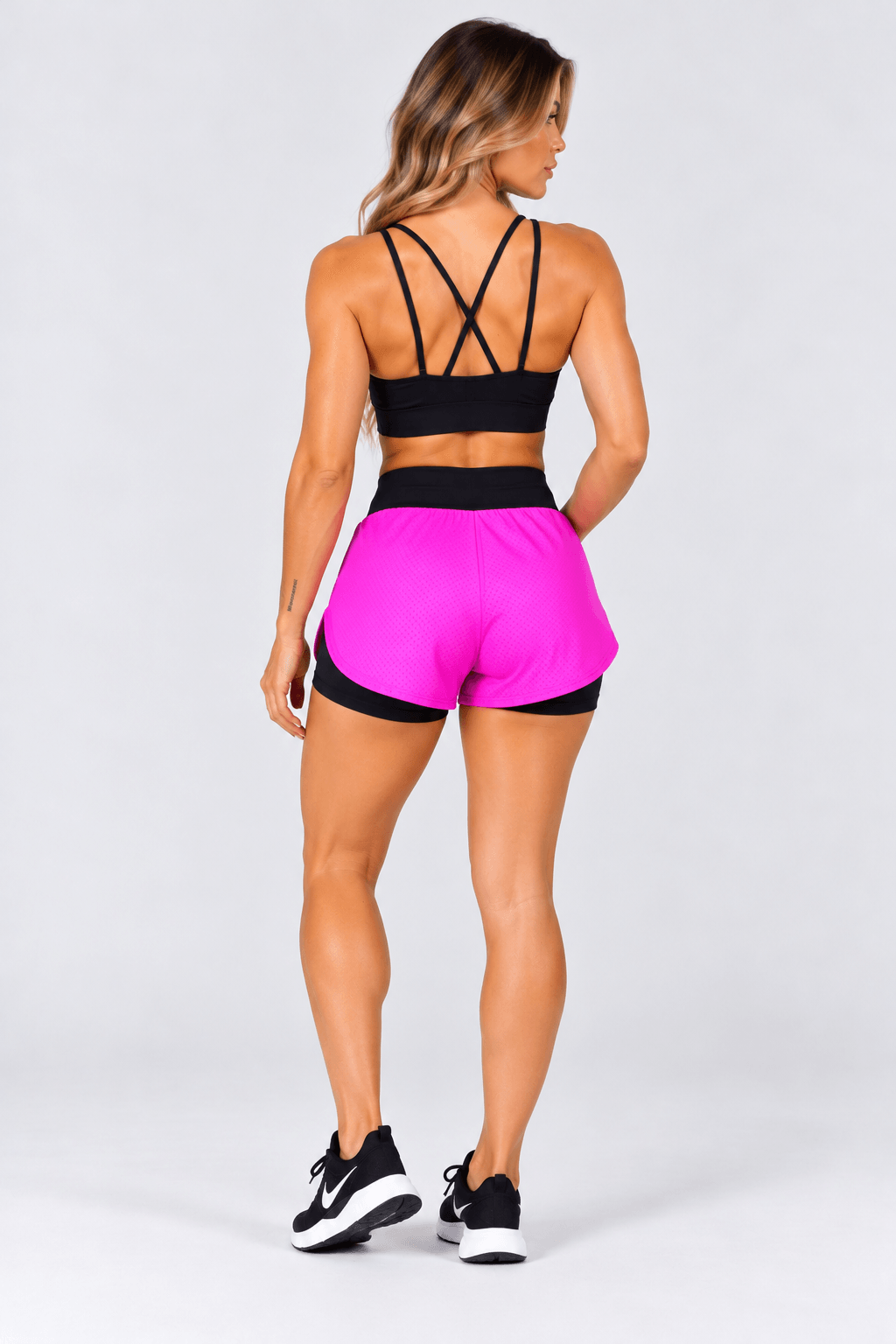 SHORT DUPLO MUSA DE FERRO PRETO/ROSA — foto 4